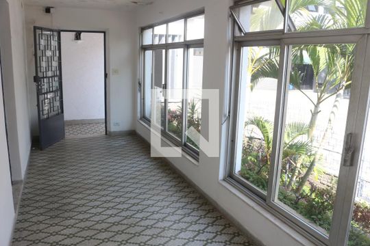 Varanda de casa à venda com 2 quartos, 180m² em Santa Paula, São Caetano do Sul