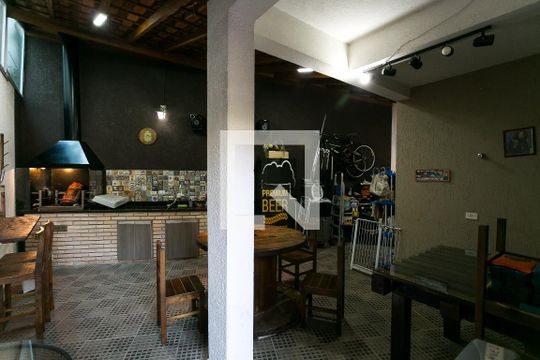 Churrasqueira de casa à venda com 3 quartos, 130m² em Parque Monte Alegre, Taboão da Serra