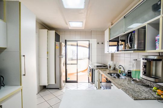 Cozinha de apartamento à venda com 3 quartos, 140m² em Vila Assunção, Santo André