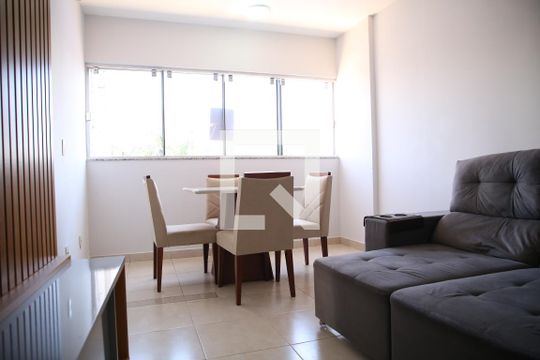 Sala de apartamento à venda com 3 quartos, 79m² em Parque Amazonia, Goiânia