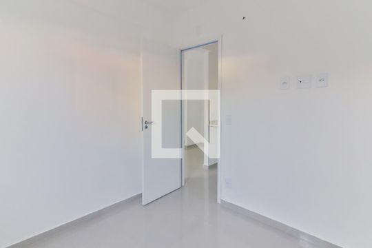 Quarto de kitnet/studio à venda com 1 quarto, 35m² em Jardim Trussardi, São Paulo