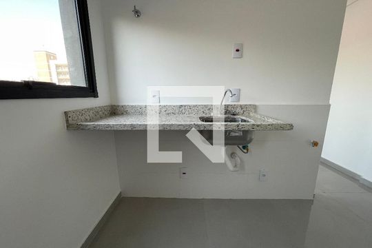 Cozinha de apartamento à venda com 1 quarto, 71m² em Jardim Trussardi, São Paulo
