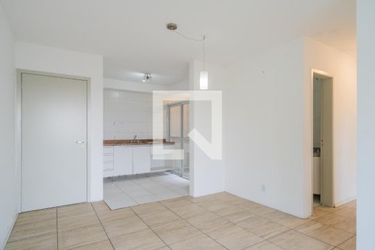 Sala de apartamento para alugar com 3 quartos, 70m² em Teresópolis, Porto Alegre