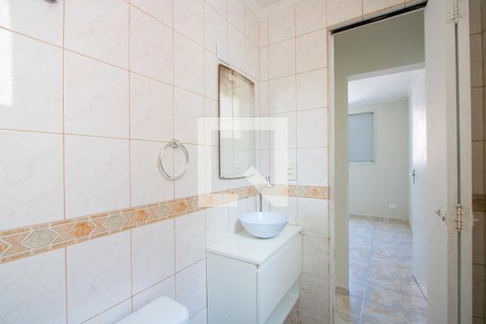 Banheiro de apartamento para alugar com 2 quartos, 55m² em Jardim do Estádio, Santo André