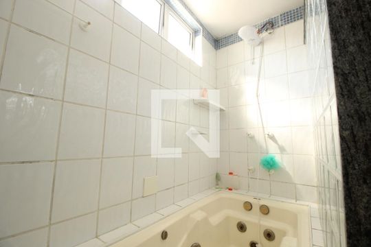 Banheiro Social de casa à venda com 4 quartos, 268m² em Santa Lúcia, Belo Horizonte