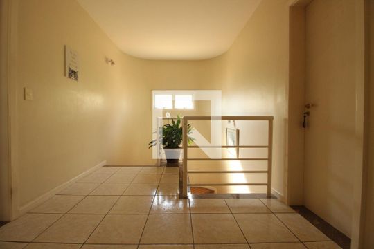 Corredor de casa à venda com 4 quartos, 268m² em Santa Lúcia, Belo Horizonte