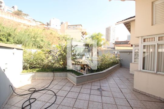 Varanda de casa à venda com 4 quartos, 268m² em Santa Lúcia, Belo Horizonte