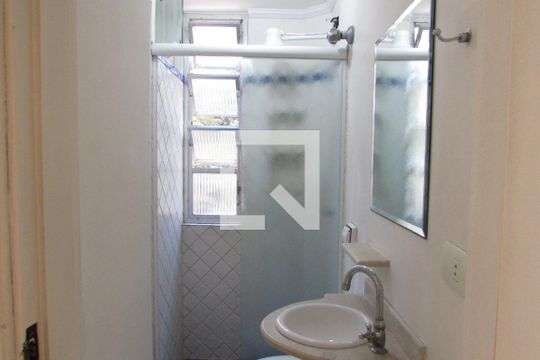 Banheiro de apartamento para alugar com 3 quartos, 71m² em Jardim Londrina, São Paulo
