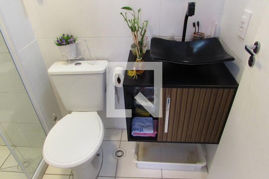 Banheiro de apartamento à venda com 1 quarto, 24m² em Panamby, São Paulo