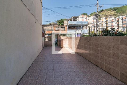 Área comum de acesso de apartamento à venda com 2 quartos, 146m² em Olaria, Rio de Janeiro