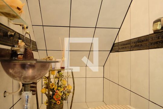 Lavabo de casa para alugar com 4 quartos, 255m² em Vila Gomes Cardim, São Paulo