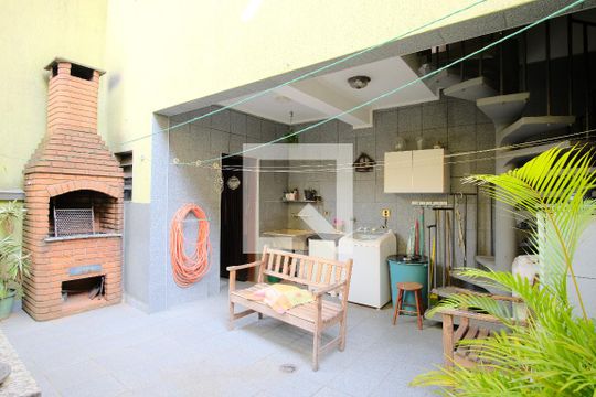 Quintal de casa para alugar com 4 quartos, 255m² em Vila Gomes Cardim, São Paulo