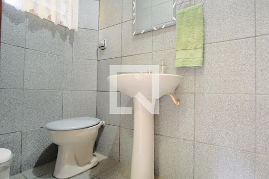 Banheiro de serviço de casa para alugar com 4 quartos, 255m² em Vila Gomes Cardim, São Paulo