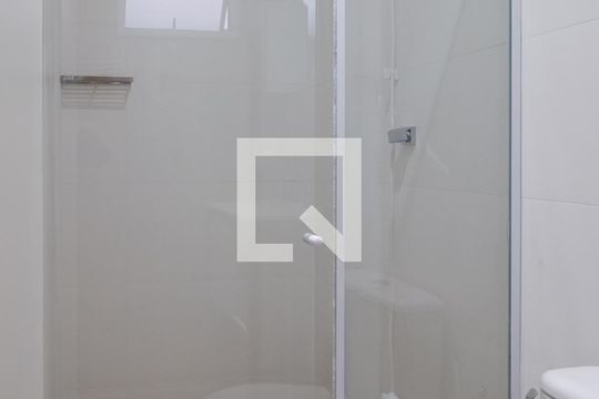 Banheiro de kitnet/studio para alugar com 0 quarto, 10m² em Bela Vista, São Paulo
