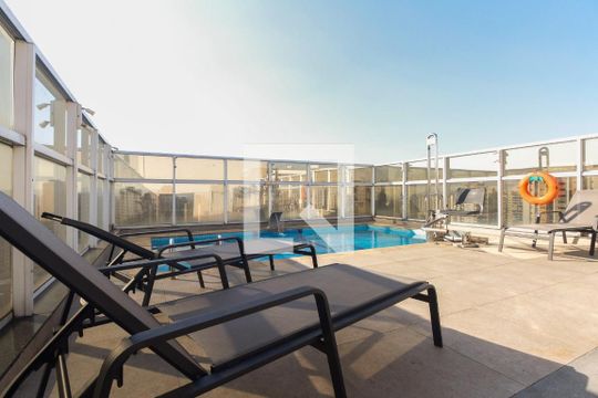 Condomínio - Piscina  de kitnet/studio para alugar com 1 quarto, 31m² em Cidade Mãe do Céu, São Paulo