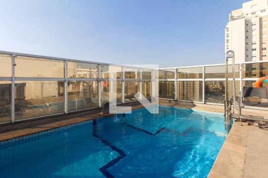 Condomínio - Piscina  de kitnet/studio para alugar com 1 quarto, 31m² em Cidade Mãe do Céu, São Paulo