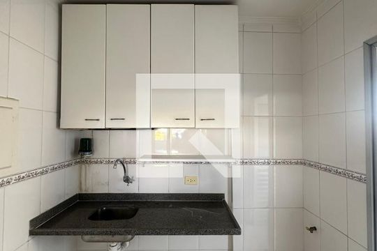 Cozinha de apartamento para alugar com 2 quartos, 53m² em Rio Pequeno, São Paulo