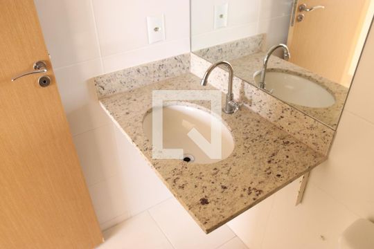 Banheiro da Suíte de apartamento à venda com 2 quartos, 56m² em São Francisco, Goiânia