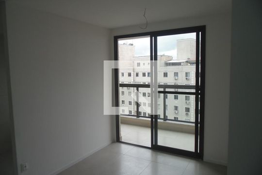 Sala  de apartamento para alugar com 2 quartos, 60m² em Saboeiro, Salvador