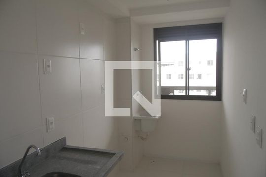 Cozinha  de apartamento para alugar com 2 quartos, 60m² em Saboeiro, Salvador