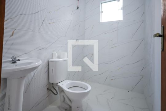 Banheiro de casa para alugar com 2 quartos, 80m² em Vila Vermelha, São Paulo