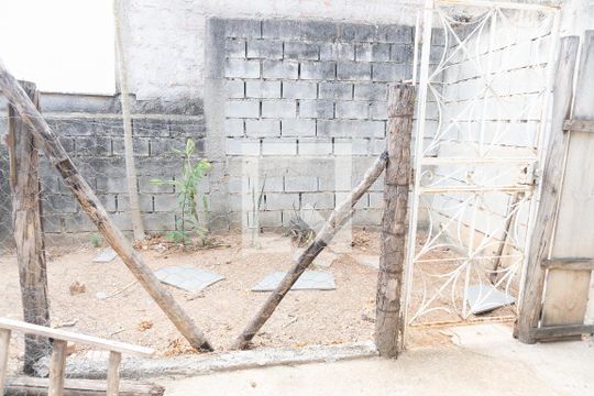 Quintal de casa à venda com 4 quartos, 240m² em Tropical, Contagem