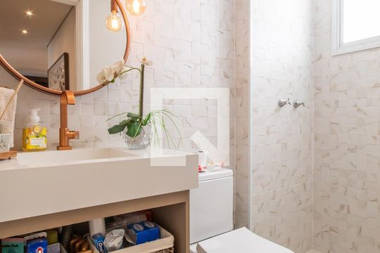 Banheiro 2 de apartamento para alugar com 2 quartos, 83m² em Continental, Osasco