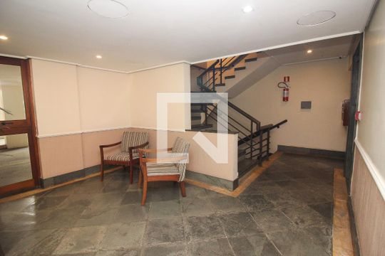 Hall de entrada de apartamento à venda com 2 quartos, 150m² em Ipanema, Porto Alegre