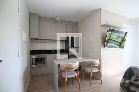 Studio de kitnet/studio para alugar com 1 quarto, 28m² em Jardim Panorama, São Paulo