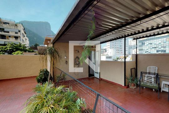 Casa à venda com 5 quartos, 240m² em Jardim Botânico, Rio de Janeiro