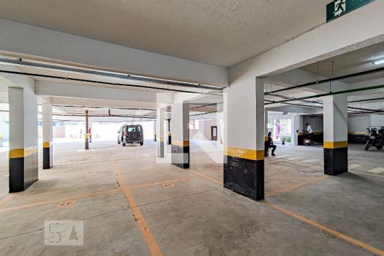 Garagem de apartamento à venda com 2 quartos, 60m² em Cidade Ademar, São Paulo