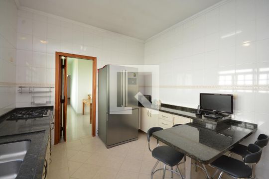 Cozinha de casa à venda com 3 quartos, 980m² em Interlagos, São Paulo
