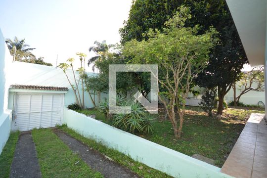 Quintal de casa à venda com 3 quartos, 980m² em Interlagos, São Paulo