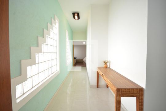 Corredor de casa à venda com 3 quartos, 980m² em Interlagos, São Paulo