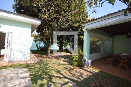 Quintal de casa à venda com 3 quartos, 980m² em Interlagos, São Paulo