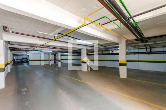Garagem de casa de condomínio à venda com 3 quartos, 132m² em Vila Pereira Barreto, São Paulo