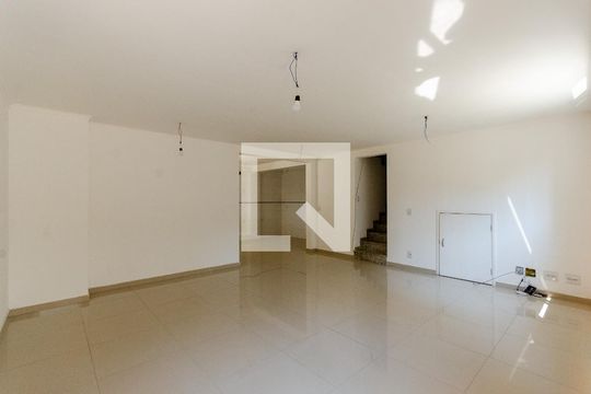 Sala de casa de condomínio à venda com 3 quartos, 132m² em Vila Pereira Barreto, São Paulo