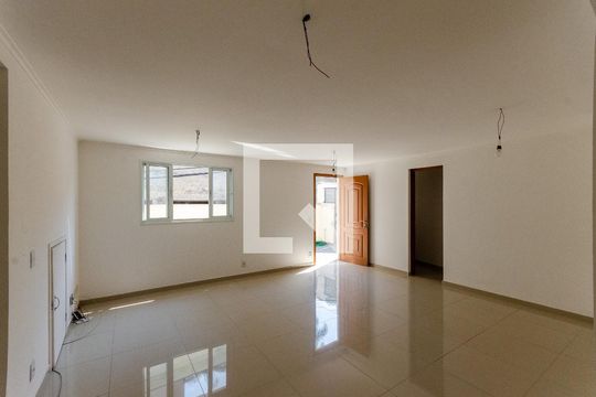 Casa de Condomínio à venda com 3 quartos, 132m² em Vila Pereira Barreto, São Paulo