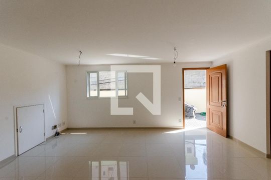 Sala de casa de condomínio à venda com 3 quartos, 132m² em Vila Pereira Barreto, São Paulo