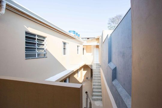 Área comum de casa para alugar com 1 quarto, 32m² em Canhema, Diadema