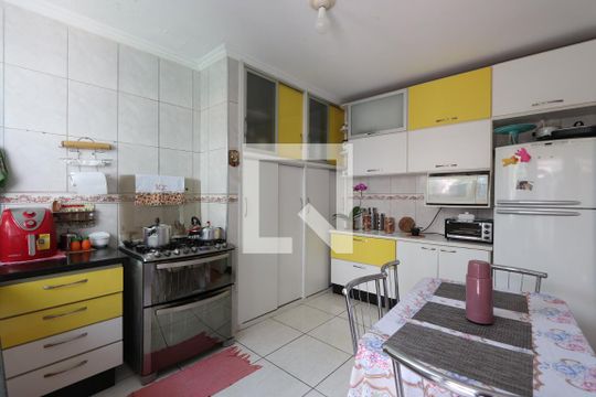 Cozinha de casa à venda com 4 quartos, 220m² em Vila Tolstoi, São Paulo