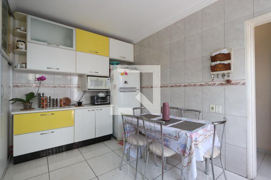 Cozinha de casa à venda com 4 quartos, 220m² em Vila Tolstoi, São Paulo