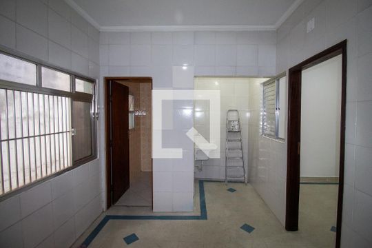 Cozinha de apartamento para alugar com 1 quarto, 40m² em Jardim Miragaia, São Paulo