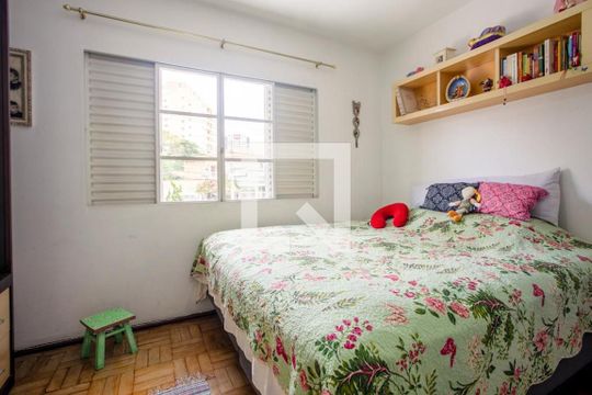 Casa à venda com 3 quartos, 253m² em Jardim das Acacias, São Paulo