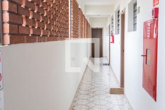 Corredor de apartamento à venda com 1 quarto, 51m² em Centro, Campinas