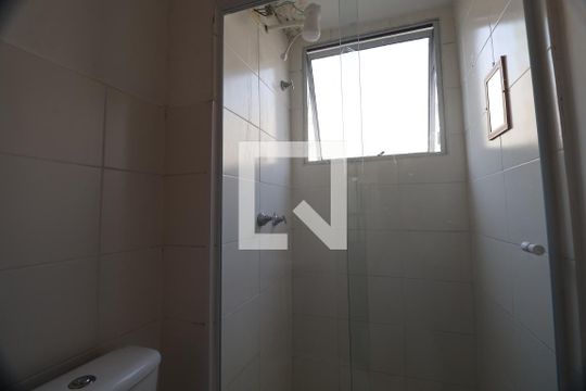 Banheiro de apartamento para alugar com 2 quartos, 42m² em São José, Canoas