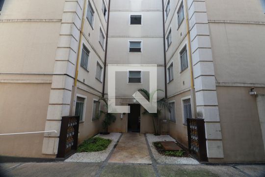 Fachada do bloco de apartamento para alugar com 2 quartos, 42m² em São José, Canoas