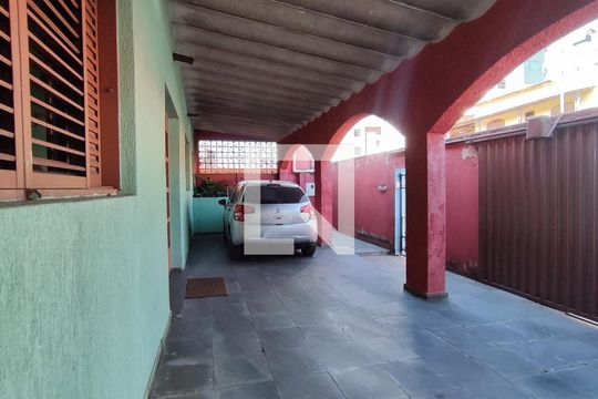 Garagem de casa para alugar com 6 quartos, 250m² em Fonte Grande, Contagem