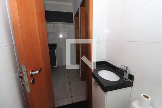 Banheiro de apartamento para alugar com 2 quartos, 30m² em Penha de França, São Paulo