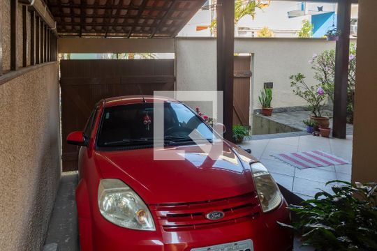 Garagem de casa de condomínio à venda com 3 quartos, 140m² em Jacarepaguá, Rio de Janeiro